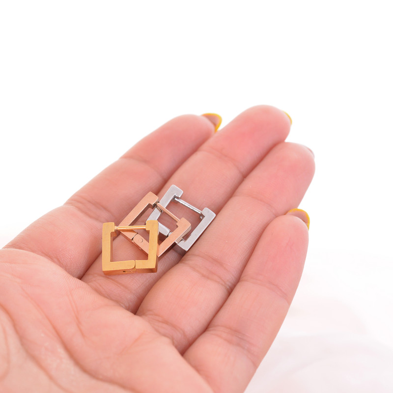 پیرسینگ گوش پایتخت کد PS683