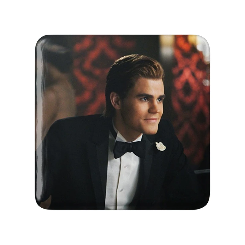 مگنت خندالو طرح استفان سالواتوره خاطرات یک خون آشام The Vampire Diaries  مدل مربعی کد 20279