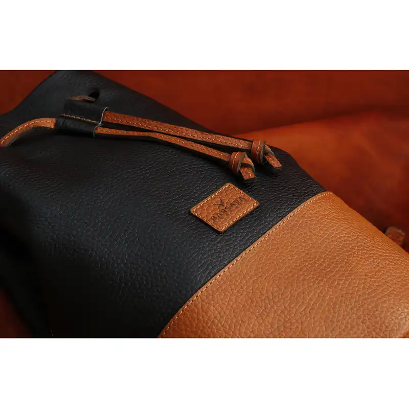 کوله پشتی چرم بارثاوا مدل 1368