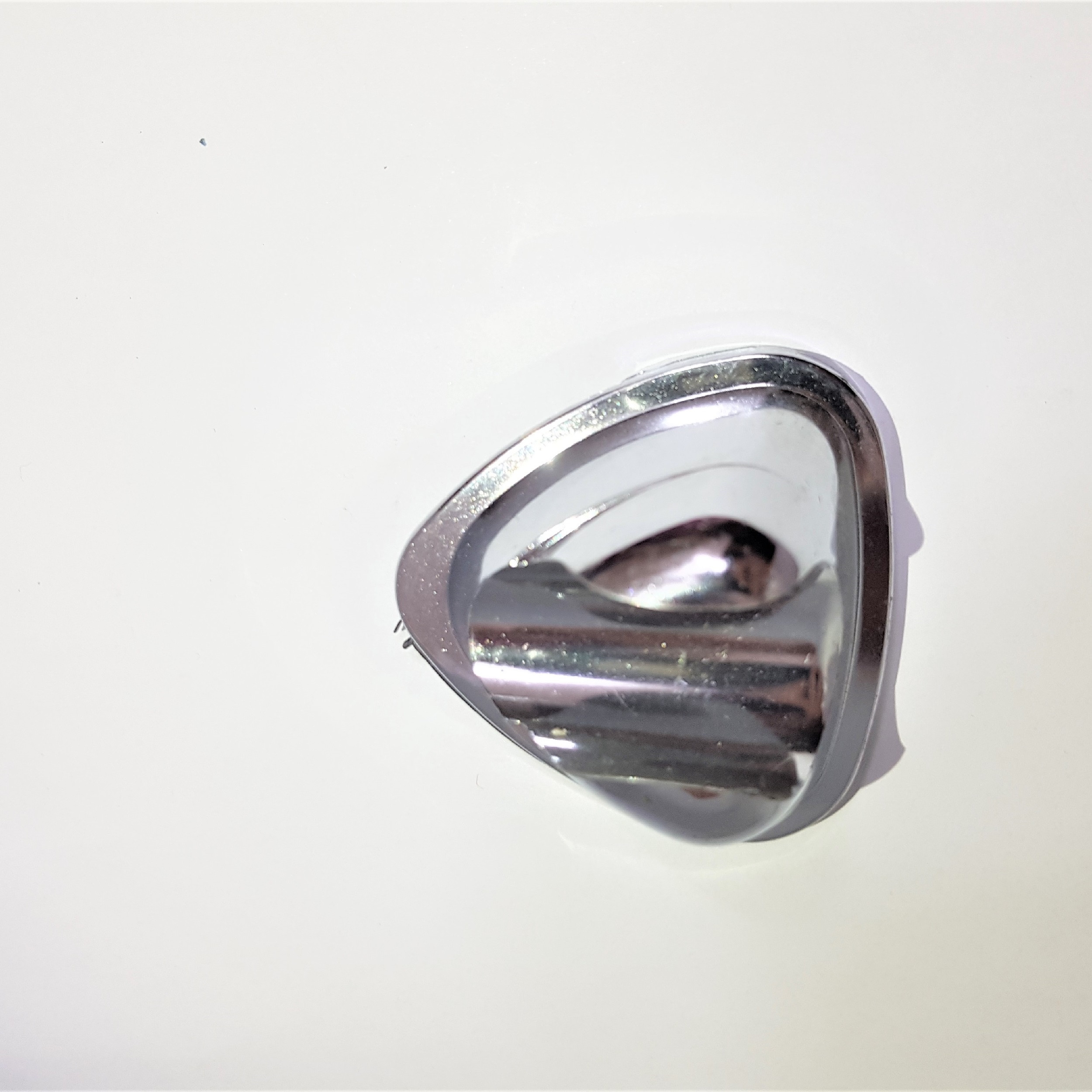 نگهدارنده شلنگ توالت مدل A1 بسته 2 عددی نگهدارنده شلنگ توالت مدل A1 بسته 2 عددی