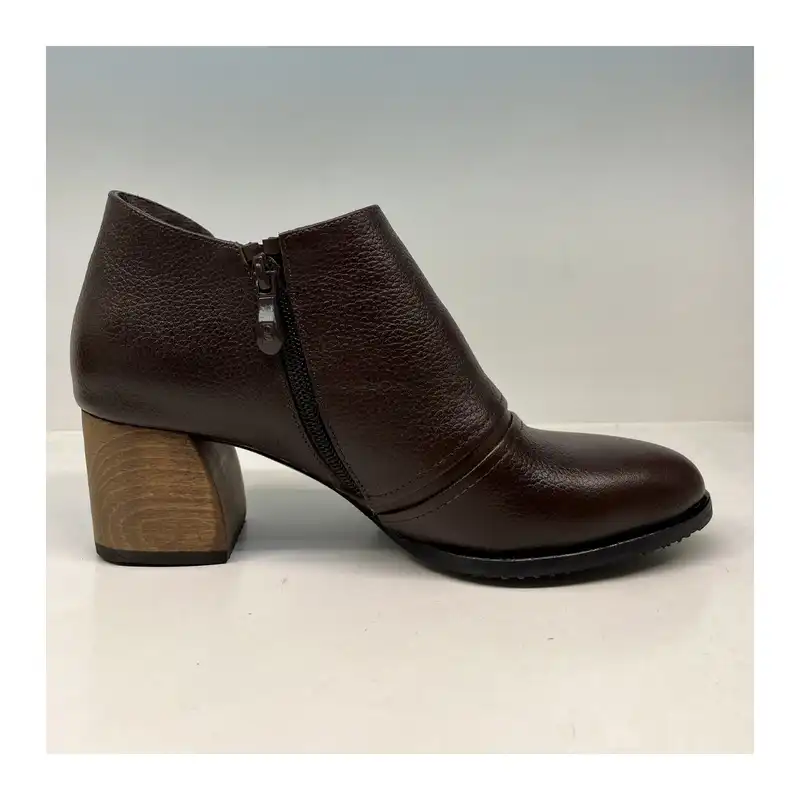 کفش زنانه سرزمین چرم مدل 1597 رنگ قهوه ای