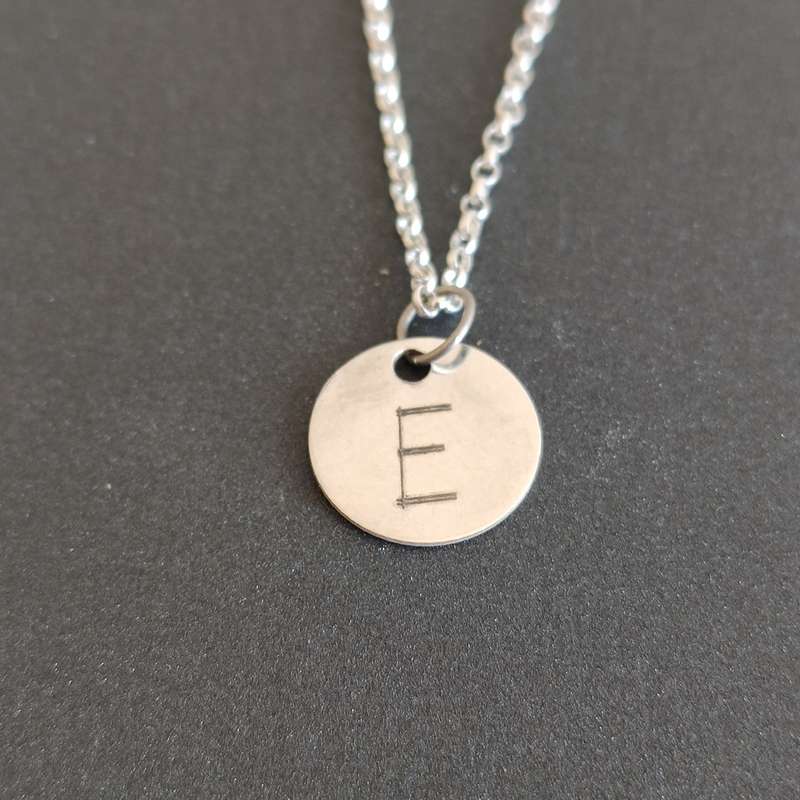 گردنبند نقره زنانه مدل حرف E