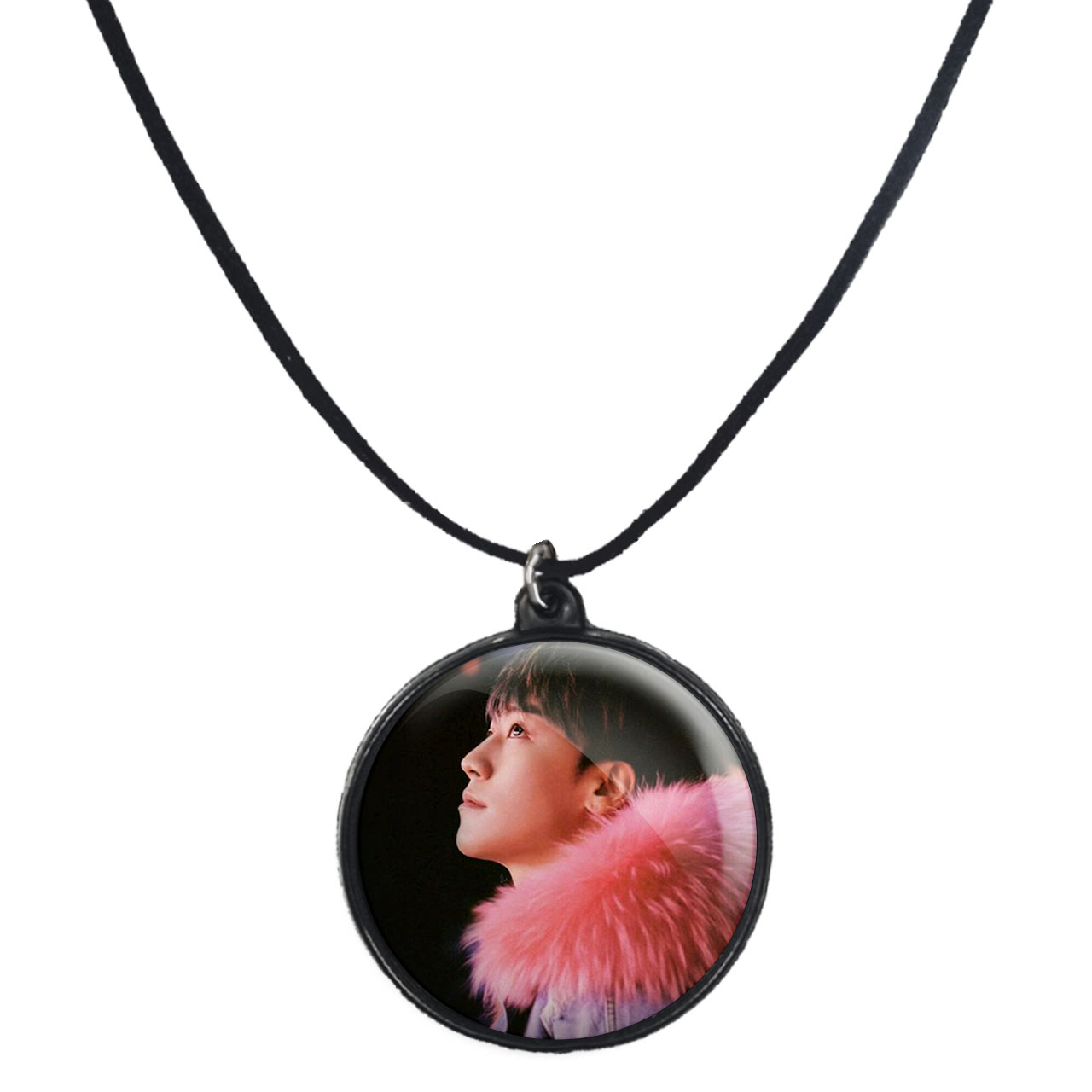 گردنبند پرمانه طرح گروه موسیقی بیگ بنگ BIG BANG کد pmb.15110 مدل دو طرفه