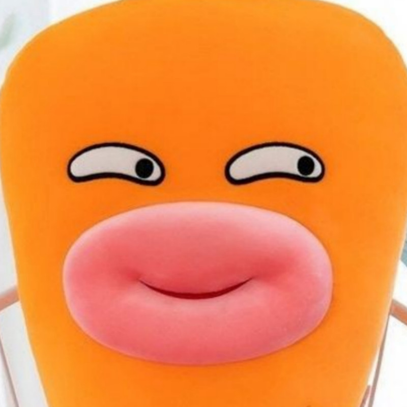 عروسک مدل هویج لب شتری ارتفاع 90 سانتی متر