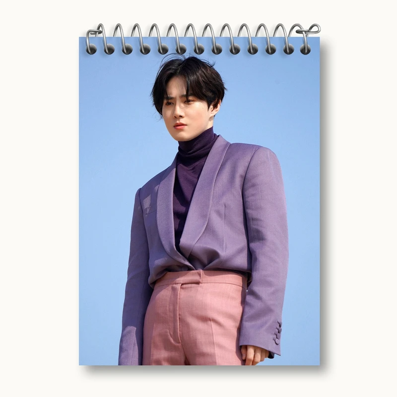 دفتر یادداشت 50 برگ خندالو مدل سوهو گروه اکسو EXO کد 13484