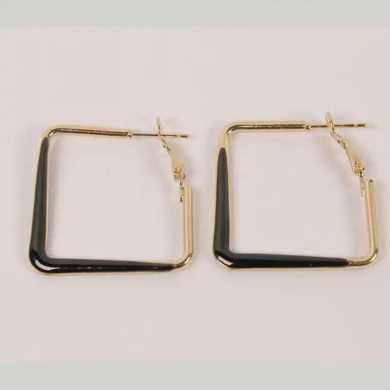 گوشواره زنانه مدل حلقه ای مربع کد 02