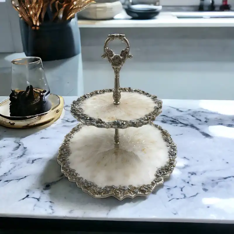 شیرینی خوری رزینی مدل سفید طلایی