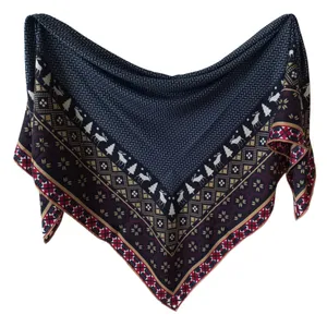 روسری زنانه مدل نخی سنتی کد 5