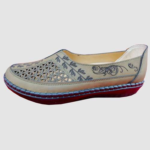 راهنمای خرید انواع کفش تابستانی دخترانه بدون پاشنه و جدید مدل 1401 با قیمت مناسب و ارزان