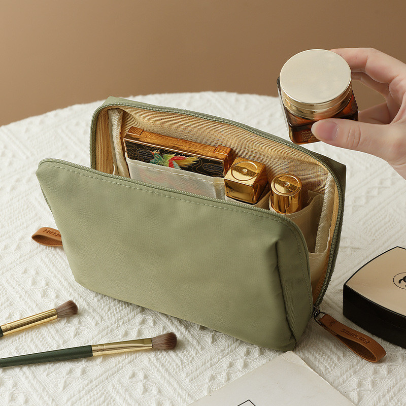 کیف لوازم آرایش زنانه مدل Pouch