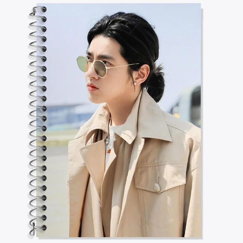 دفتر زبان 50 برگ خندالو مدل سه خط طرح کریس وو گروه اکسو EXO کد 13422