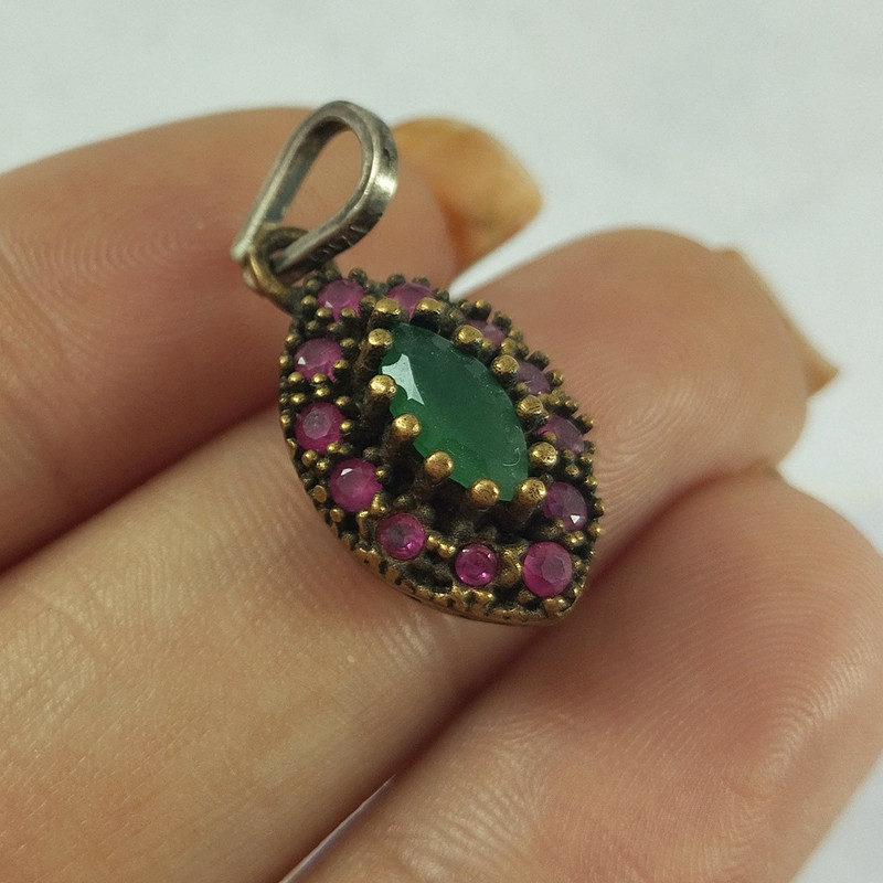 آویز گردنبند نقره زنانه سلین کالا مدل یاقوت سرخ و زمرد کد 07