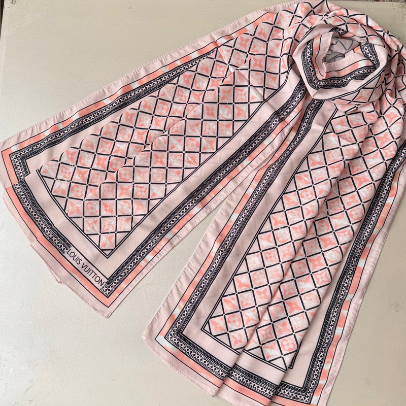 شال زنانه مدل نخی لوزی گلدار