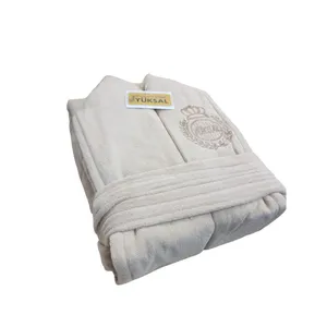 حوله پالتویی یوکسال طرح تاج سایز 135