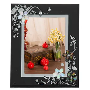 قاب عکس مدل G T 01 سایز  13×18 سانتی متر 