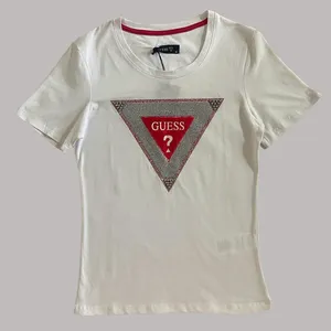 تی شرت آستین کوتاه زنانه گس مدل 002