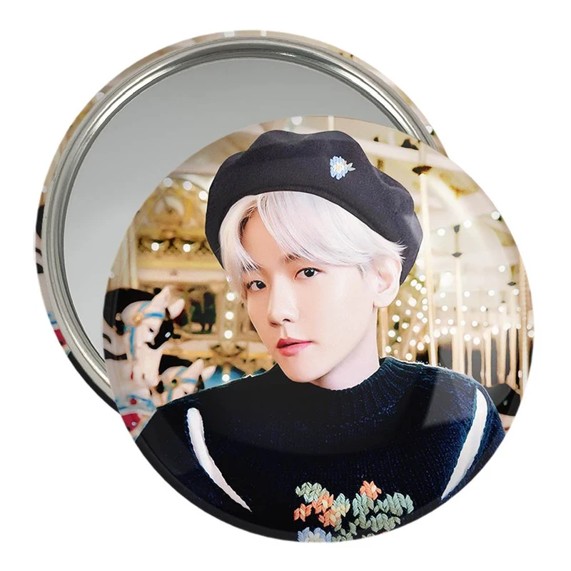 آینه جیبی خندالو مدل بکهیون گروه اکسو EXO  کد 13619