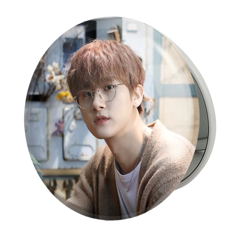 آینه جیبی خندالو طرح آی ام گروه مانستا اکس MONSTA X مدل تاشو کد 21118 