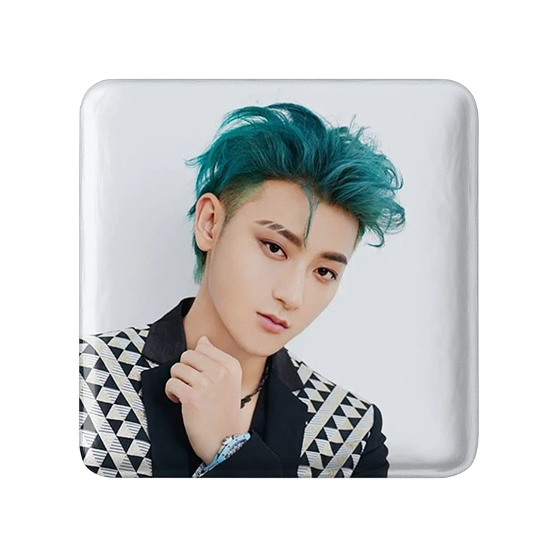 مگنت خندالو مدل تائو گروه اکسو EXO کد 13552