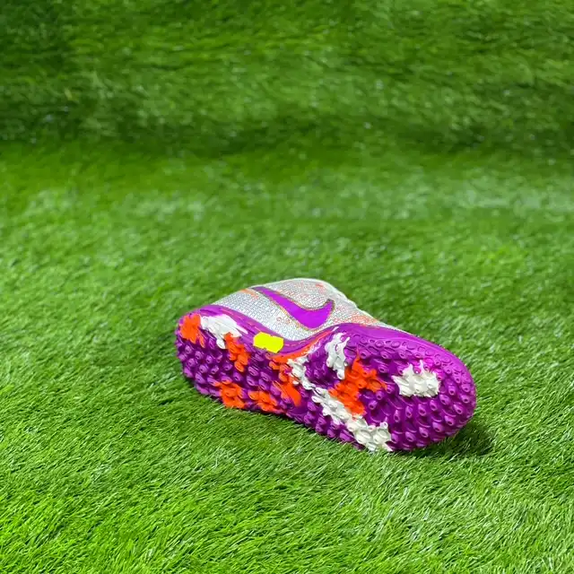 کفش فوتبال بچگانه مدل استوک ریز چمن مصنوعی N-001