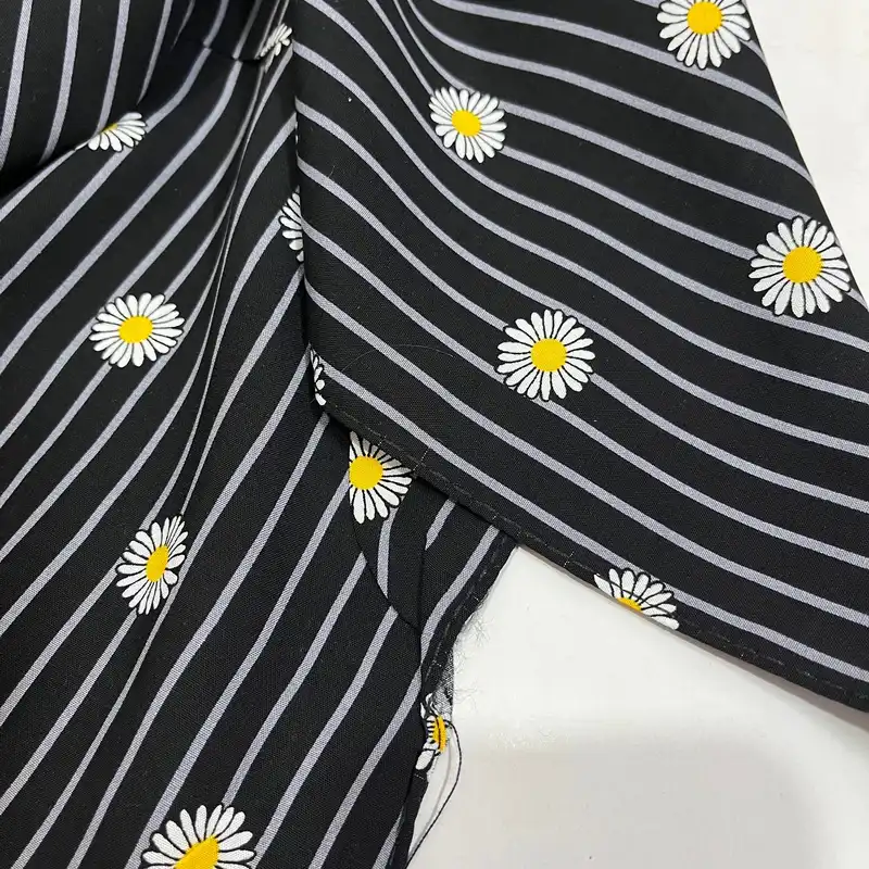 روسری زنانه مدل مینی گل بابونه ریز راه راه