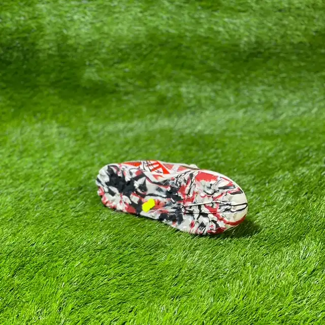 کفش فوتبال پسرانه مدل استوک ریز NI0026