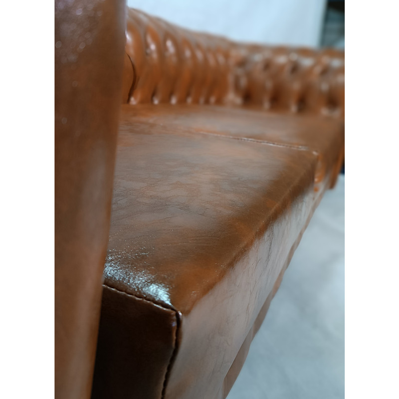 مبل انتظار سه نفره هلکو مدل چستر دو قالپااقه عسلی