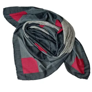 روسری زنانه مدل مربعی