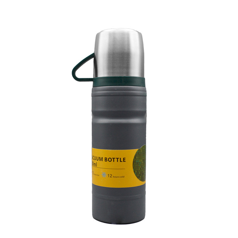 فلاسک مدل GS-M-207384 گنجایش 0.69 لیتر به همراه لیوان سفری