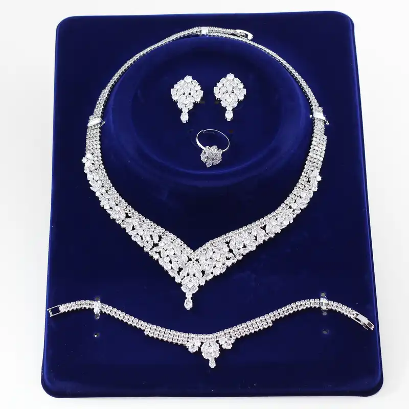 ست زنانه مدل عروس کد AA235