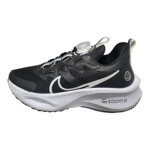 کفش پیاده‌روی مدل لبخند