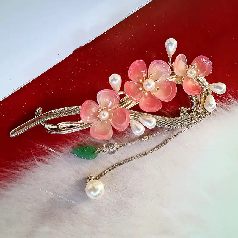 گیره مو زنانه مدل چفتی سه گل آویزدار کد fengy 20