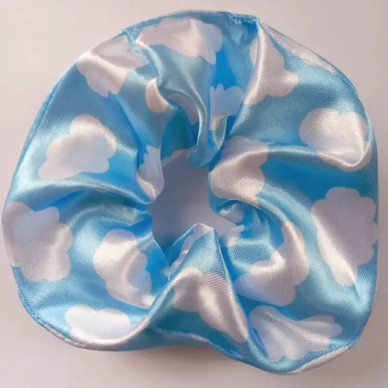 کش مو زنانه مدل اسکرانچی طرح ابر