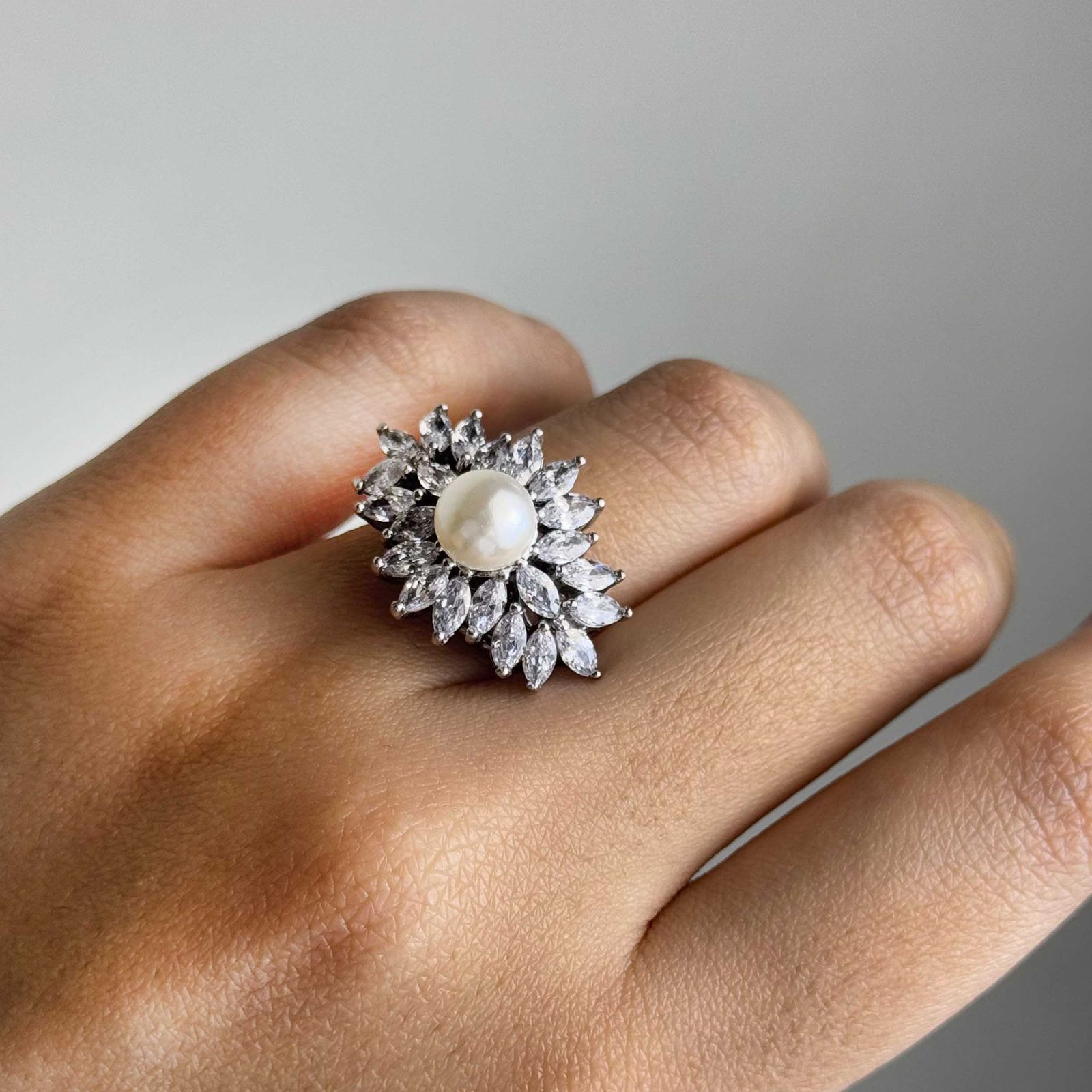 انگشتر نقره زنانه مدل سنگ مروارید مصنوعی مخراج نگین مارکیز ابکاری رادیوم کد AWR_2103 - - 4