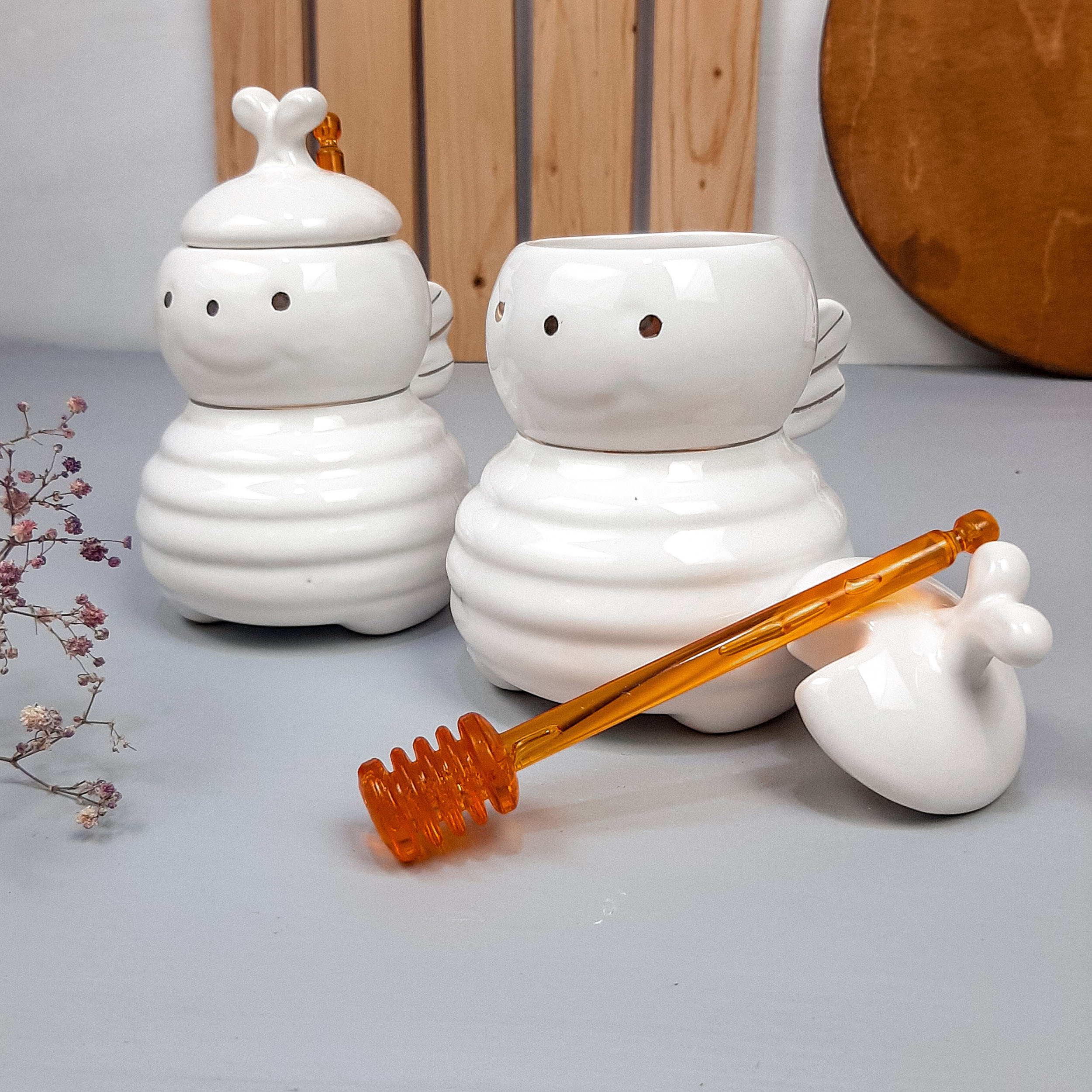 ظرف مربا و عسل باریز مدل زنبور به همراه قاشق