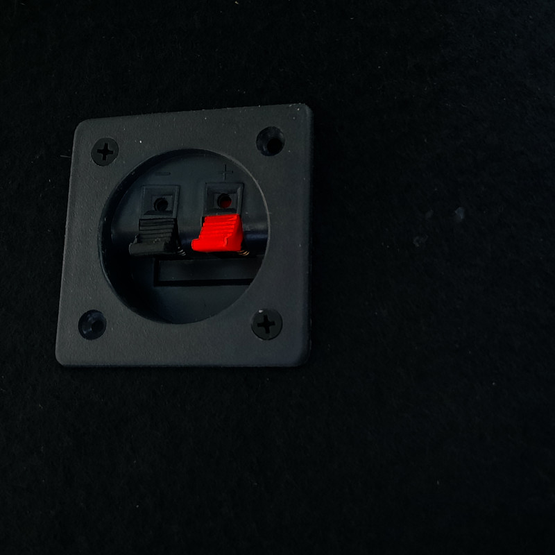 باکس ساب ووفر خودرو طرح استیکر مدل 80L مناسب برای ساب 12 اینچ