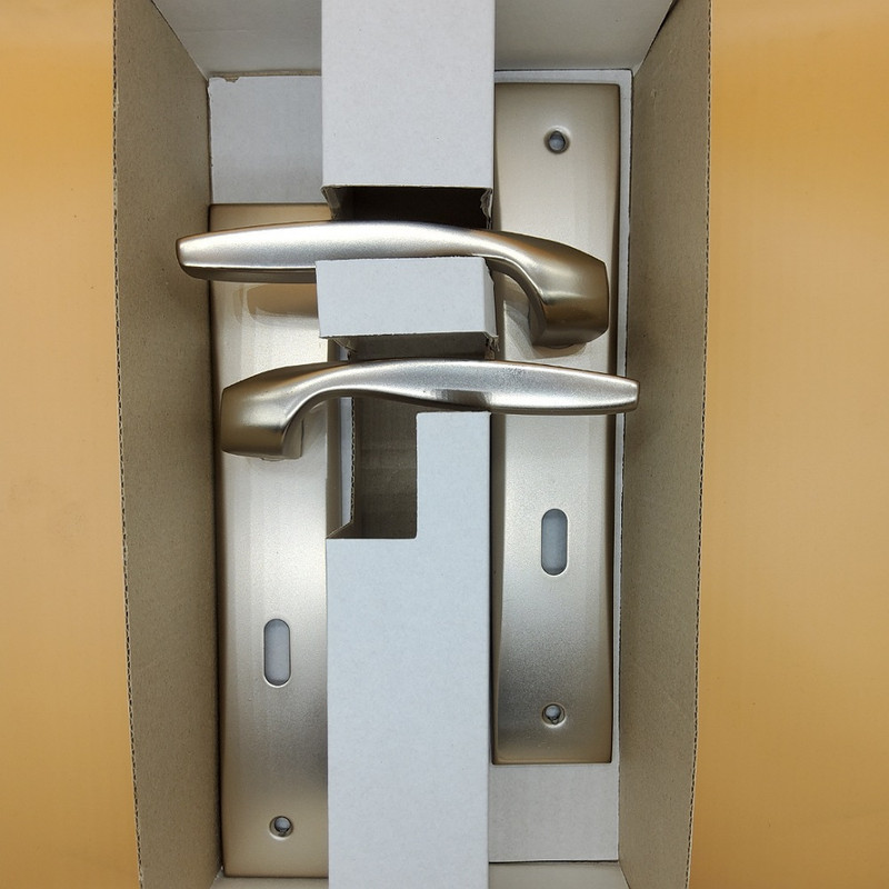 دستگیره درب کلیدی کلون کد 7722 بسته 2 عددی دستگیره درب کلیدی کلون کد 7722 بسته 2 عددی