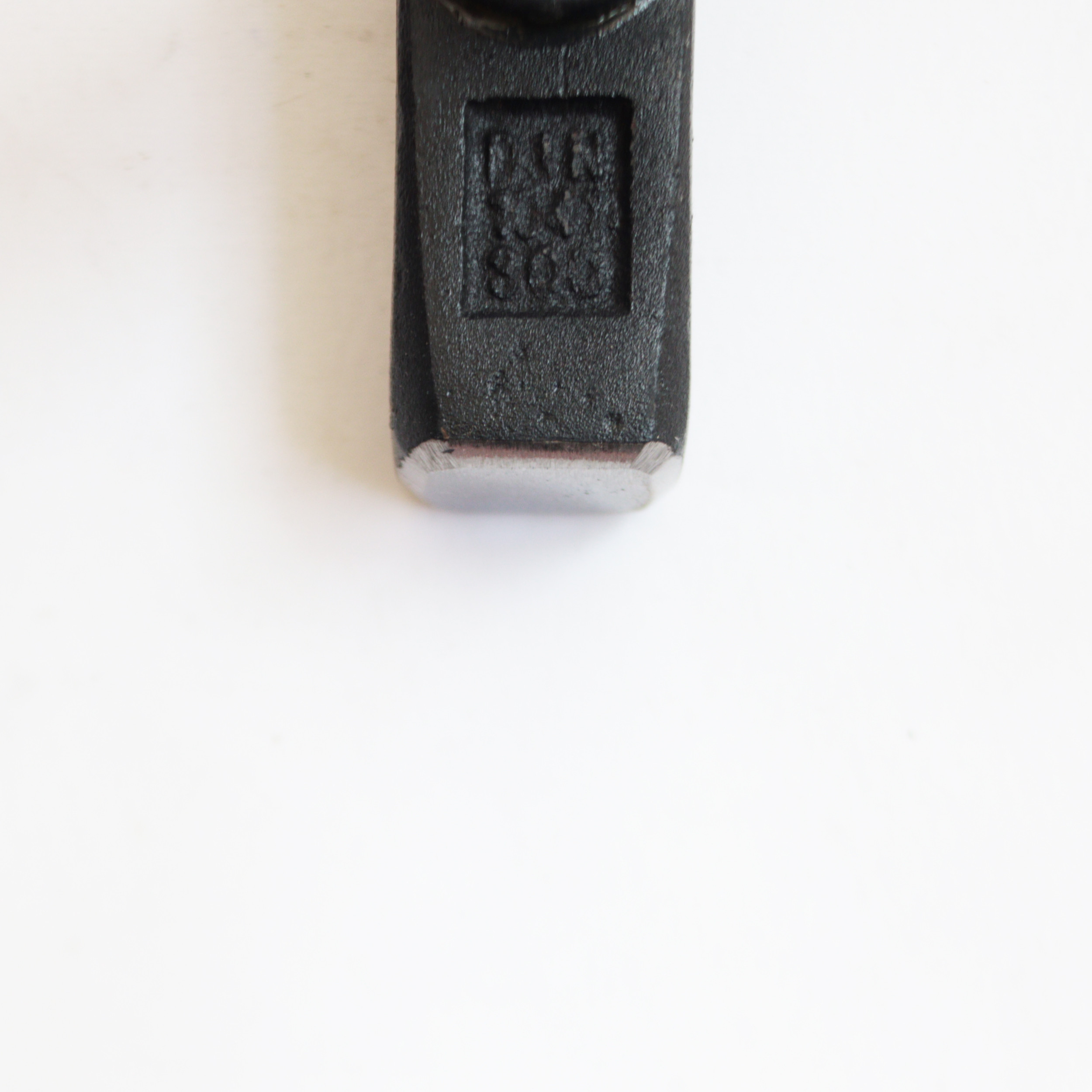 چکش مدل هورس کد YPAT-MOHANDESI-300GR وزن 435 گرم