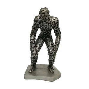 مجسمه مدل مرد مومیایی خمیده