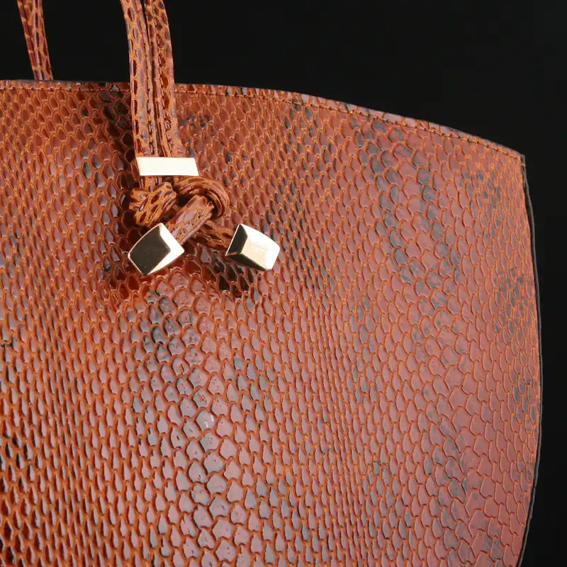 کیف دوشی زنانه چرم یلسان مدل گلوریا کد 1-GLR-100-MRV