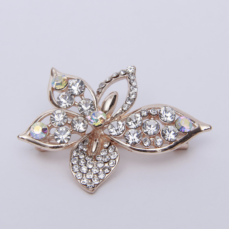 گل سینه دخترانه مدل گل