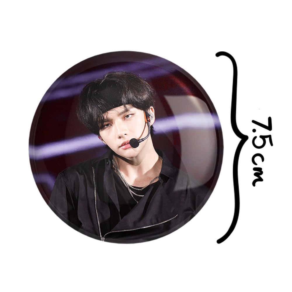آینه جیبی خندالو طرح هیونجین گروه استری کیدز Stray Kids مدل تاشو کد 11866 آینه جیبی خندالو طرح هیونجین گروه استری کیدز Stray Kids مدل تاشو کد 11866