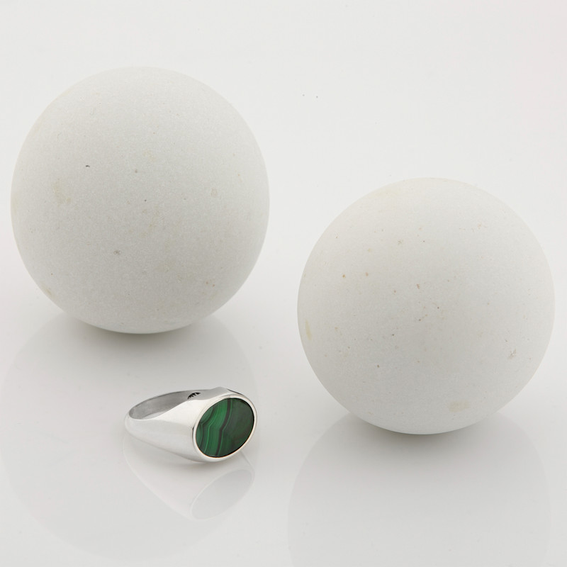 انگشتر نقره مردانه دلی جم مدل بیضی افقی سنگ مالاکیت طبیعی