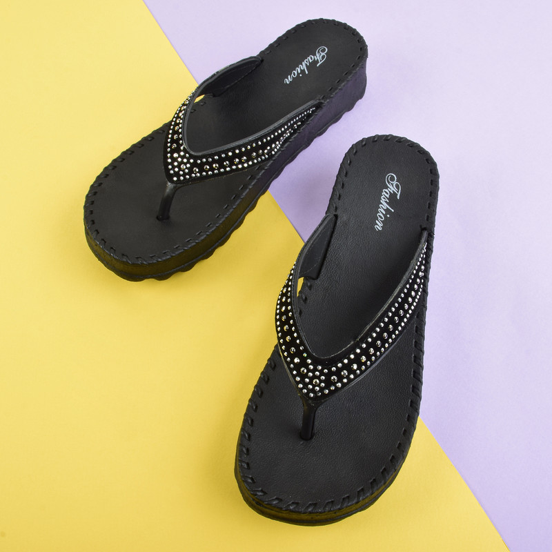 دمپایی لاانگشتی زنانه نیکتا مدل نگین دار BK.2860