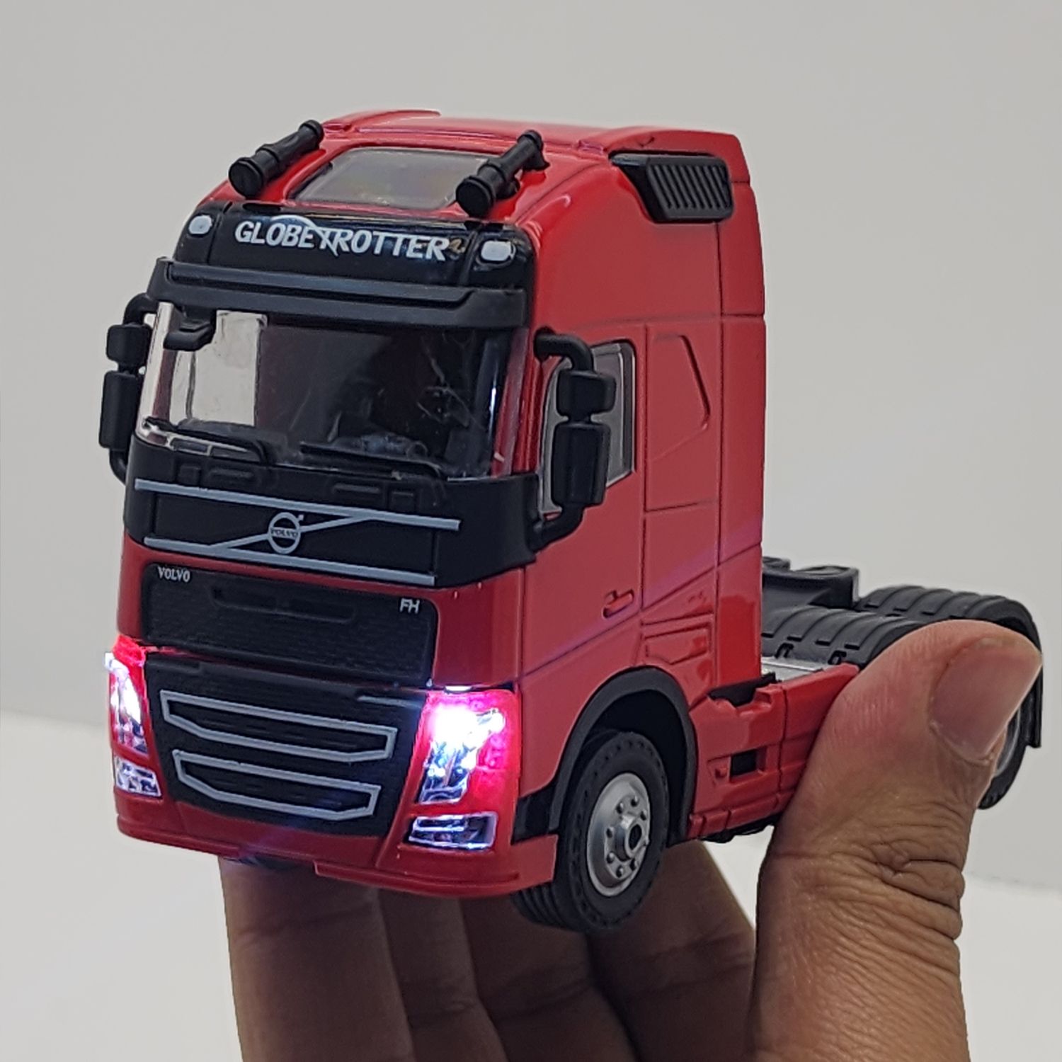 ماشین بازی ناب سل مدل 10 چرخ VOLVO FH طرح دو محور -  - 4