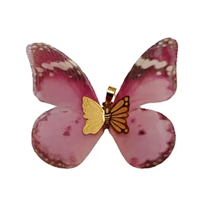 آویز گردنبند طلا 18 عیار زنانه مدل پروانه کد M03