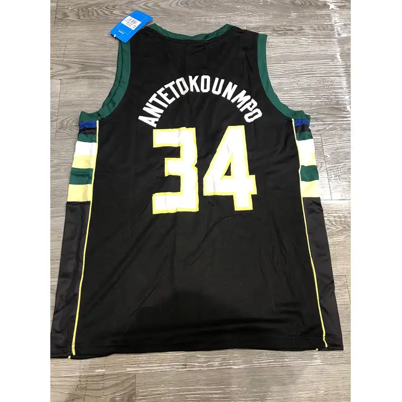 ست تاپ و شلوارک ورزشی مردانه مدل میلواکی کد 20221