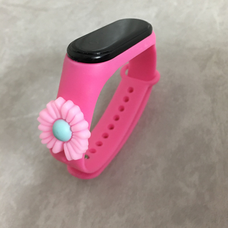 ساعت مچی دیجیتال دخترانه مدل ضد آب سیلیکونی گل بابونه کد W F B PIN ساعت مچی دیجیتال دخترانه مدل ضد آب سیلیکونی گل بابونه کد W F B PIN