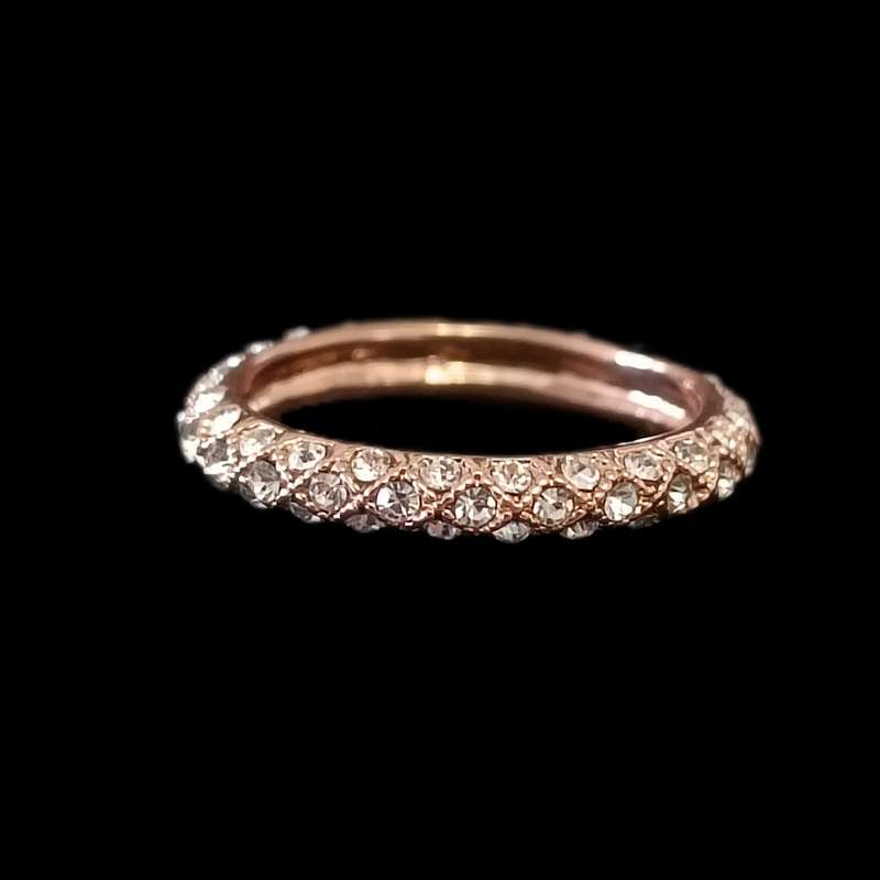 انگشتر زنانه مدل حلقه نگین دار