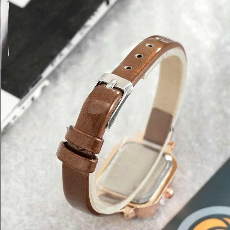 ساعت مچی عقربه ای زنانه مدل چرمی ظریف کد 02 -  - 4
